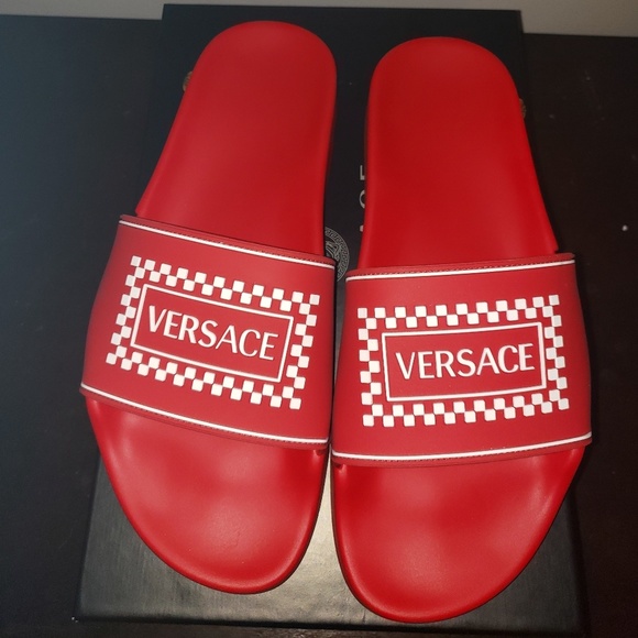 Red slides - Picture 1 of 5